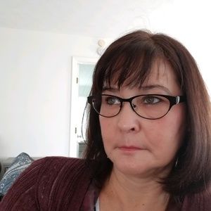 Meet your Posher, Eva